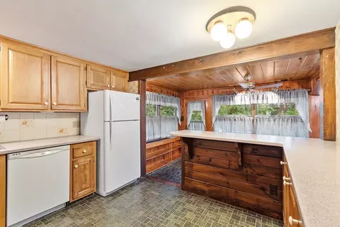 Kitchen - 71 Wescroft Rd, Reading, MA 01867 photo 2 of 3