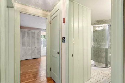 Entry Way - 71 Wescroft Rd, Reading, MA 01867 photo 2 of 4