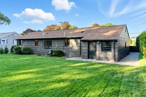 Exterior - 243 Hunting Rd, Needham, MA 02494 photo 5 of 5