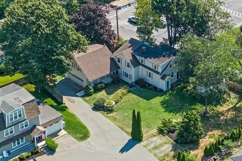 5 Orchard Cir, Marblehead, MA 01945 photo 2