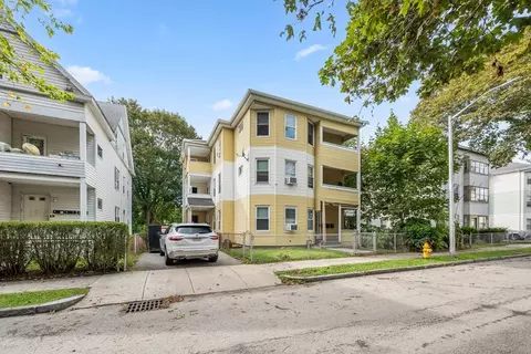 73 Paine St, Worcester, MA 01605