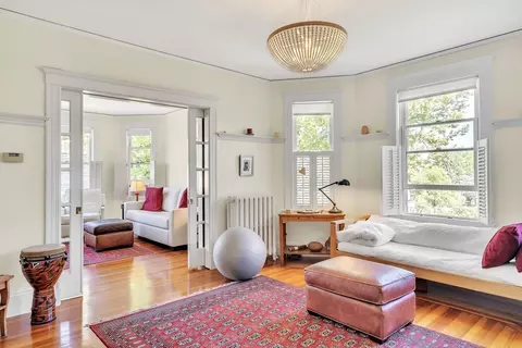 54 Ellery St #3, Cambridge, MA 02138