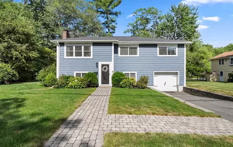 14 Carpenter Rd, Lynnfield, MA 01940