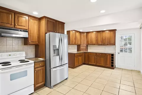 141 Irving St, Everett, MA 02149 photo 11