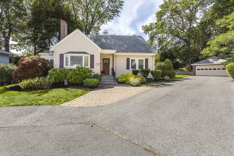27 Preston Beach Rd, Marblehead, MA 01945