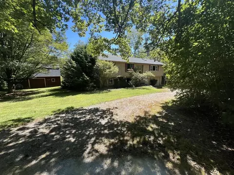 21 School St, Boylston, MA 01505