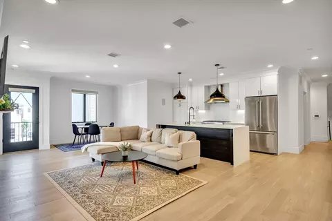 148 W 9th St #6, Boston, MA 02127