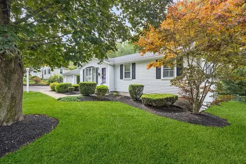 45 Forest St, Braintree, MA 02184 photo 3