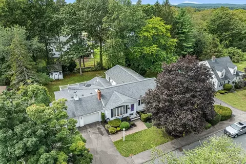 45 Forest St, Braintree, MA 02184 photo 4