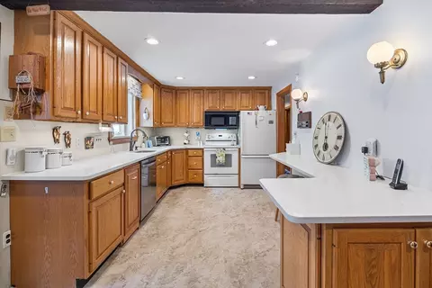 45 Forest St, Braintree, MA 02184 photo 10