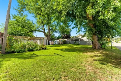 175 Pendexter Ave, Chicopee, MA 01013 photo 9