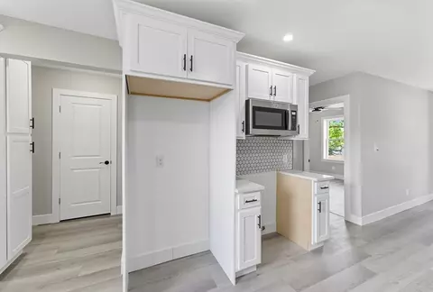 175 Pendexter Ave, Chicopee, MA 01013 photo 17