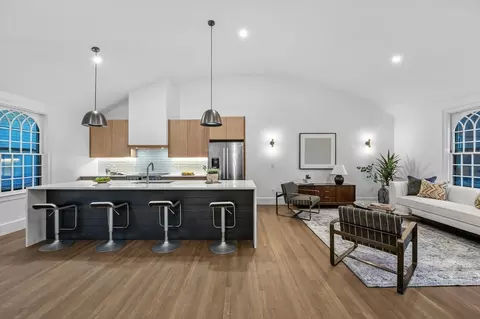 132 Elm St #132, Marblehead, MA 01945