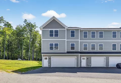 24 Sera Dr #D, Nottingham, NH 03290