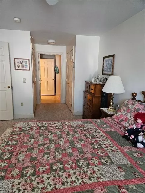 7 Crescent Way #315, Fiskdale, MA 01518