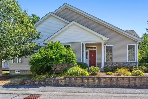 11 Pondside Ln #11, Bolton, MA 01740