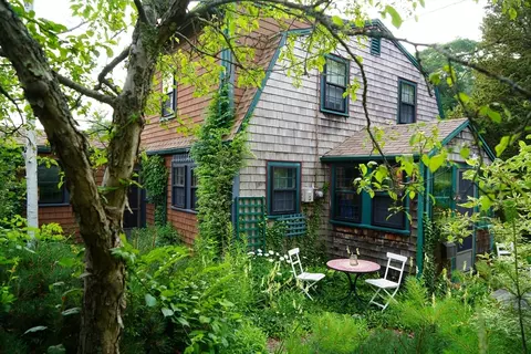 79 Dennison St, Gloucester, MA 01930