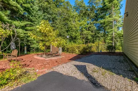 Exterior - 3 Windsor Dr, Wareham, MA 02571 photo 9 of 11
