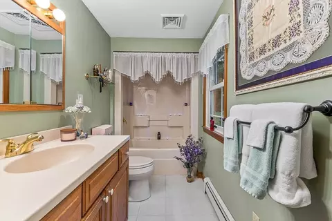 Bath - 3 Windsor Dr, Wareham, MA 02571 photo 1 of 2