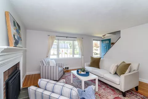 4 Pryor Rd, Natick, MA 01760 photo 2