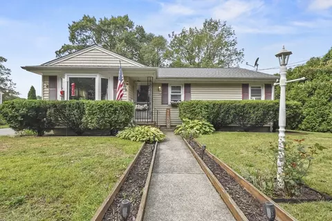 129 Rowe St, New Bedford, MA 02740