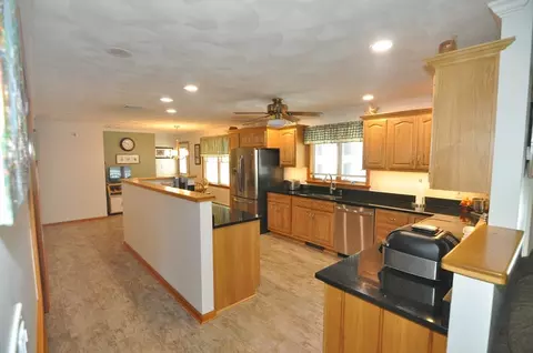 8 James Ave, Middleton, MA 01949 photo 23