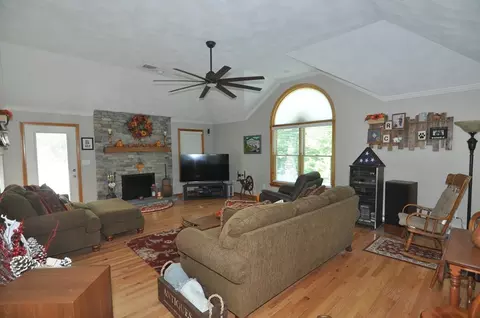 8 James Ave, Middleton, MA 01949 photo 20