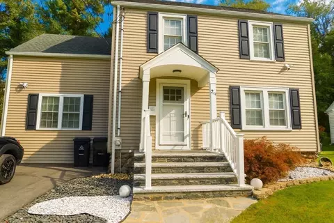 29 Bailey St, Worcester, MA 01602 photo 2