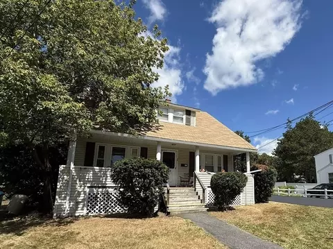 38 Wesleyan St, Shrewsbury, MA 01545