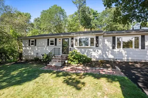 32 Stratton Dr, Hudson, MA 01749