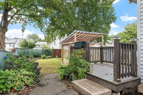 Exterior - 186 Burnham Rd, Lowell, MA 01852 photo 5 of 8