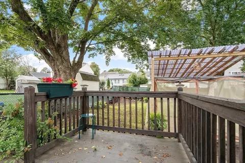 Exterior - 186 Burnham Rd, Lowell, MA 01852 photo 4 of 8