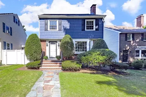 857 Vfw Pkwy, West Roxbury, MA 02132