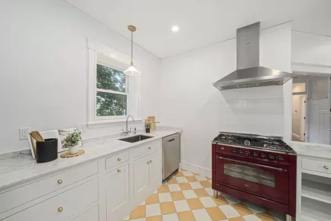 93 Centre St #2, Brookline, MA 02446 photo 10