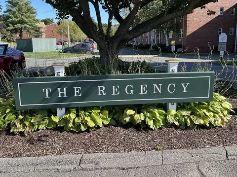 160 Regency Park Dr #160, Agawam, MA 01001