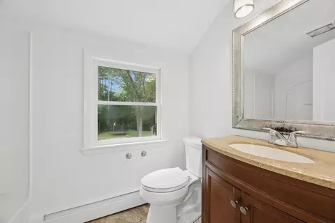 Bath - 54 Mohawk Dr, Acton, MA 01720 photo 4 of 5