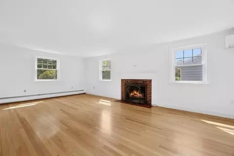 Living - 54 Mohawk Dr, Acton, MA 01720 photo 3 of 7