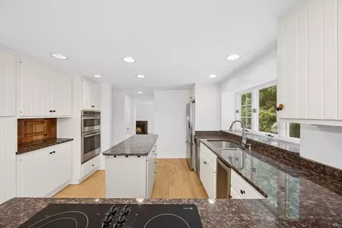 Kitchen - 54 Mohawk Dr, Acton, MA 01720 photo 2 of 7