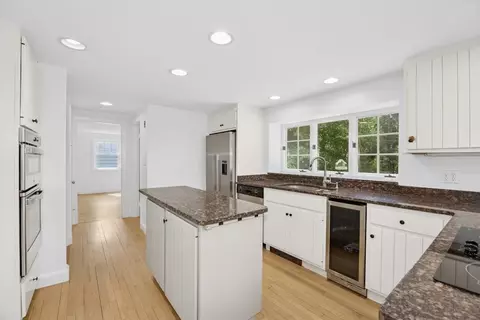Kitchen - 54 Mohawk Dr, Acton, MA 01720 photo 3 of 7