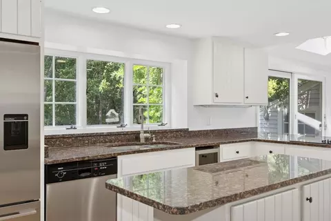 Kitchen - 54 Mohawk Dr, Acton, MA 01720 photo 1 of 7