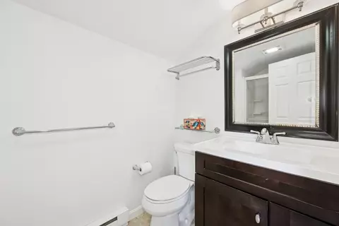 Bath - 54 Mohawk Dr, Acton, MA 01720 photo 2 of 5