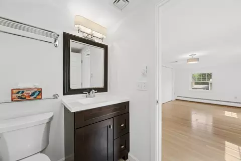 Bath - 54 Mohawk Dr, Acton, MA 01720 photo 3 of 5
