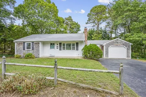 16 Dunstable Cross Rd, Dennis, MA 02660