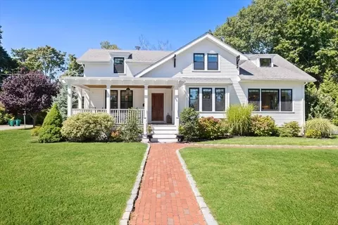375 Marshall St, Duxbury, MA 02332