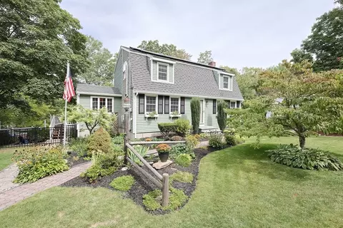 78 Theresa Cir, Northbridge, MA 01588