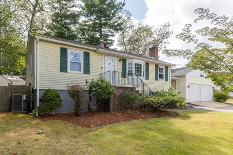 33 Lantern Ln, Burlington, MA 01803