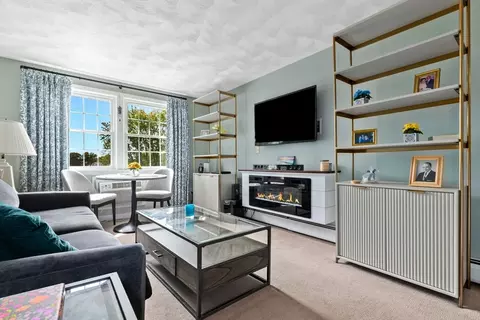 Living - 6 Mcdewell Ave #16, Danvers, MA 01923 photo 3 of 3