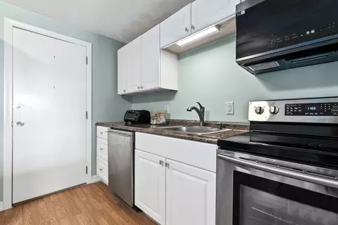 Kitchen - 6 Mcdewell Ave #16, Danvers, MA 01923 photo 5 of 6