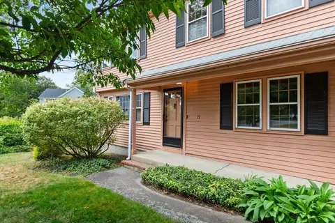 73 Adin Dr, Concord, MA 01742