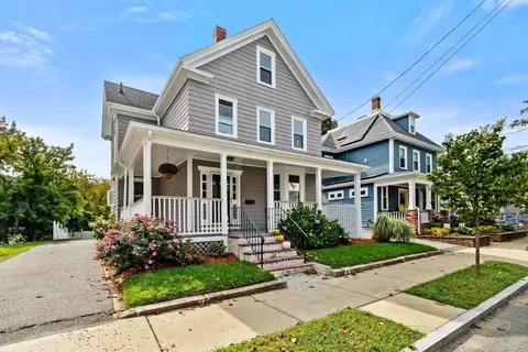 16 Baxter St, Melrose, MA 02176